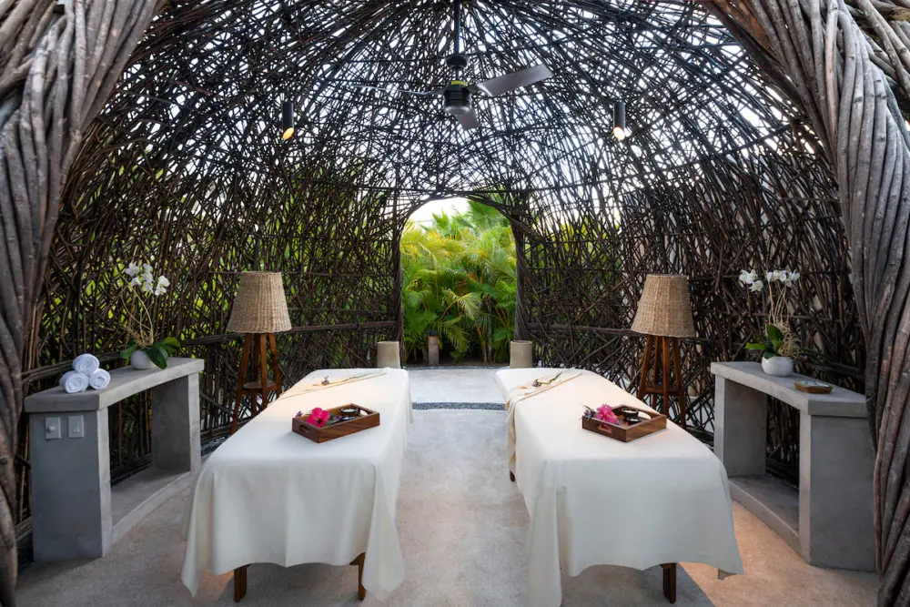 Outdoor spa with lamp